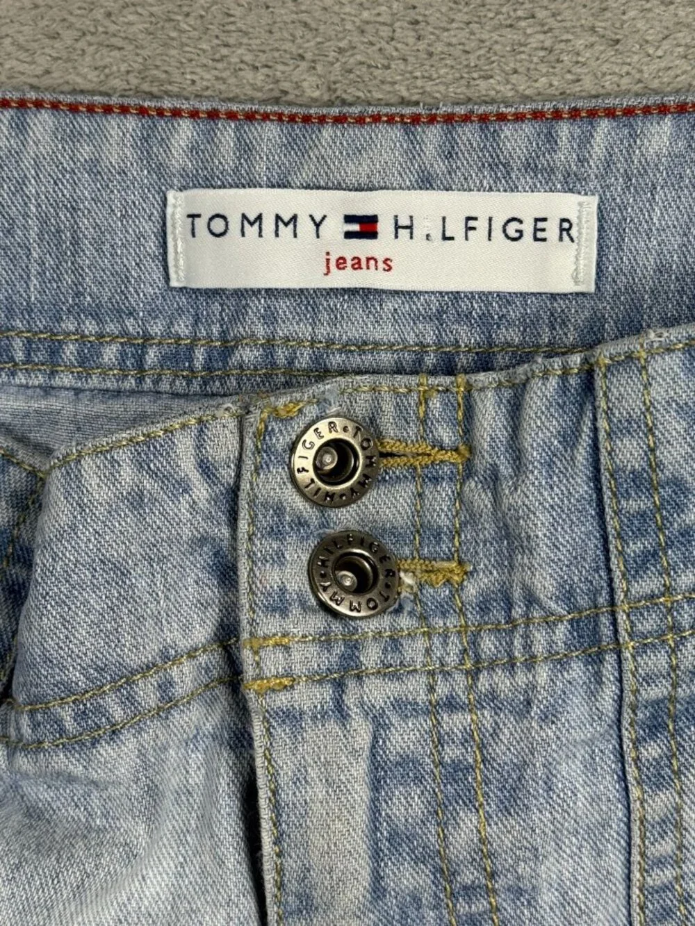 Y2K 2000s Tommy Hilfiger Low Rise Jorts Womens 6 Distressed Grunge Light Wash